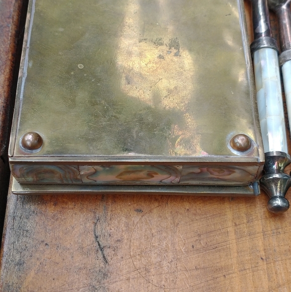 Mother of Pearl Handled and Pearl topped box - Picture 3 of 8
